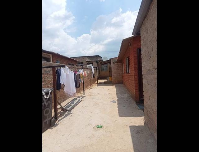 2 BEDROOM HOUSE FOR SALE IN COSMO CITY